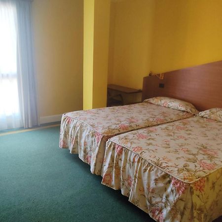 Hotel Suite Miono Кастро-Урдіалес Екстер'єр фото